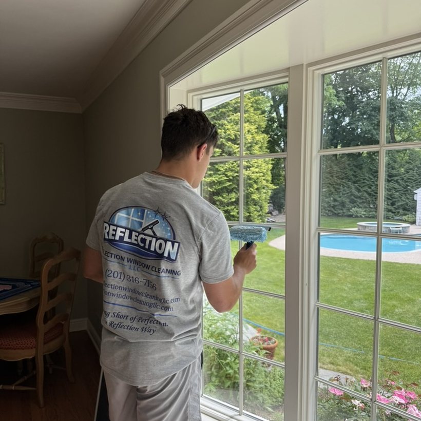 Interior window cleaning by Reflection